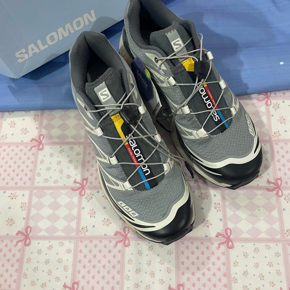 Salomon Grey and Cream Trail Running Shoes with Fastlace - Picture 5 of 9